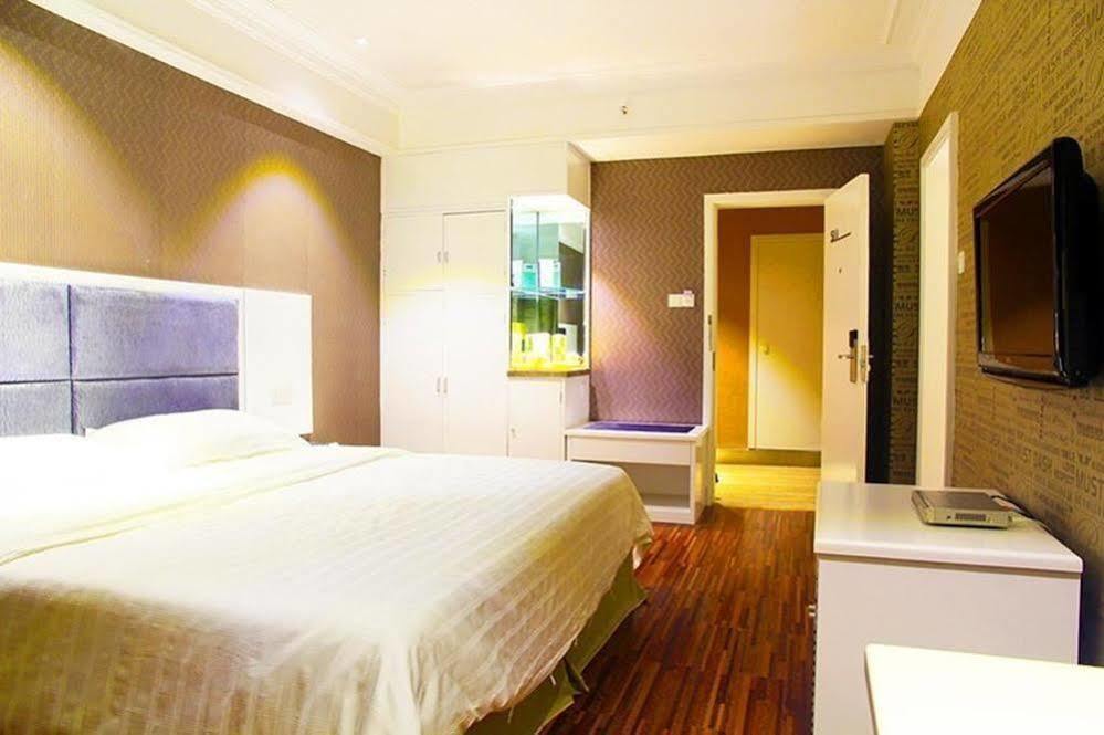 New Zhongxun Business Hotel Yueyang Bagian luar foto