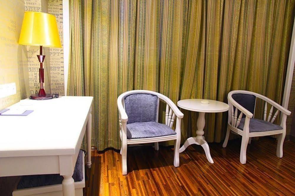 New Zhongxun Business Hotel Yueyang Bagian luar foto