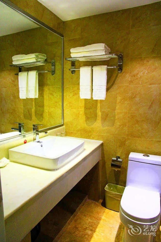 New Zhongxun Business Hotel Yueyang Bagian luar foto