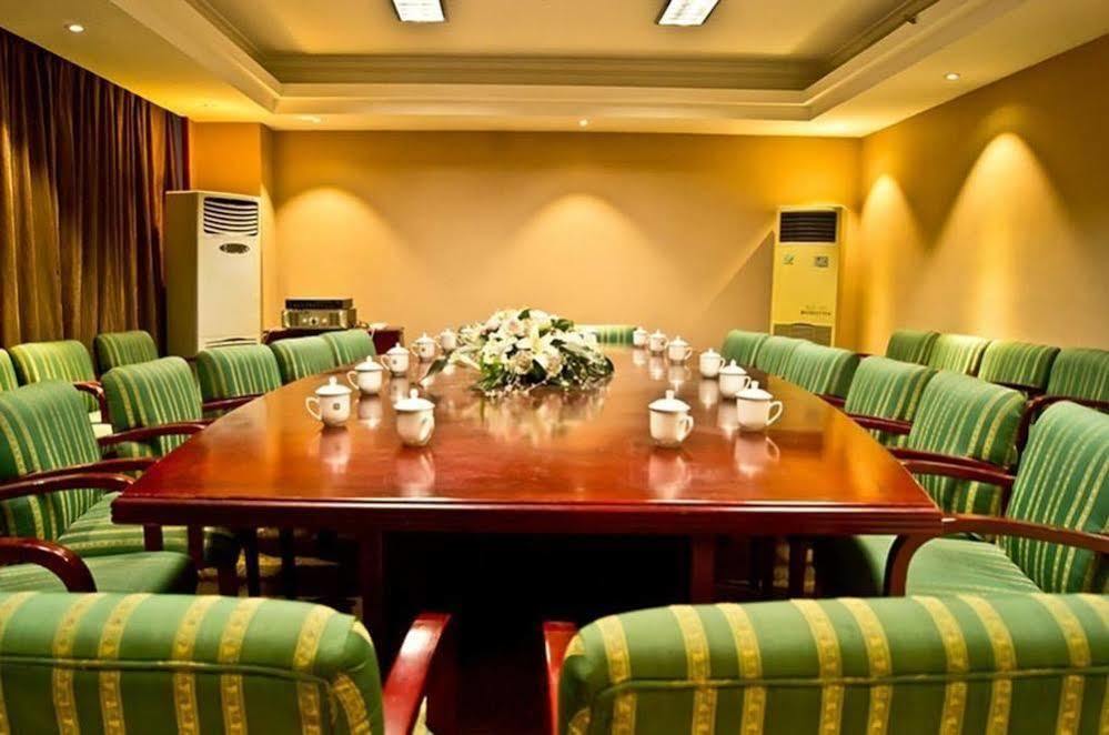 New Zhongxun Business Hotel Yueyang Bagian luar foto